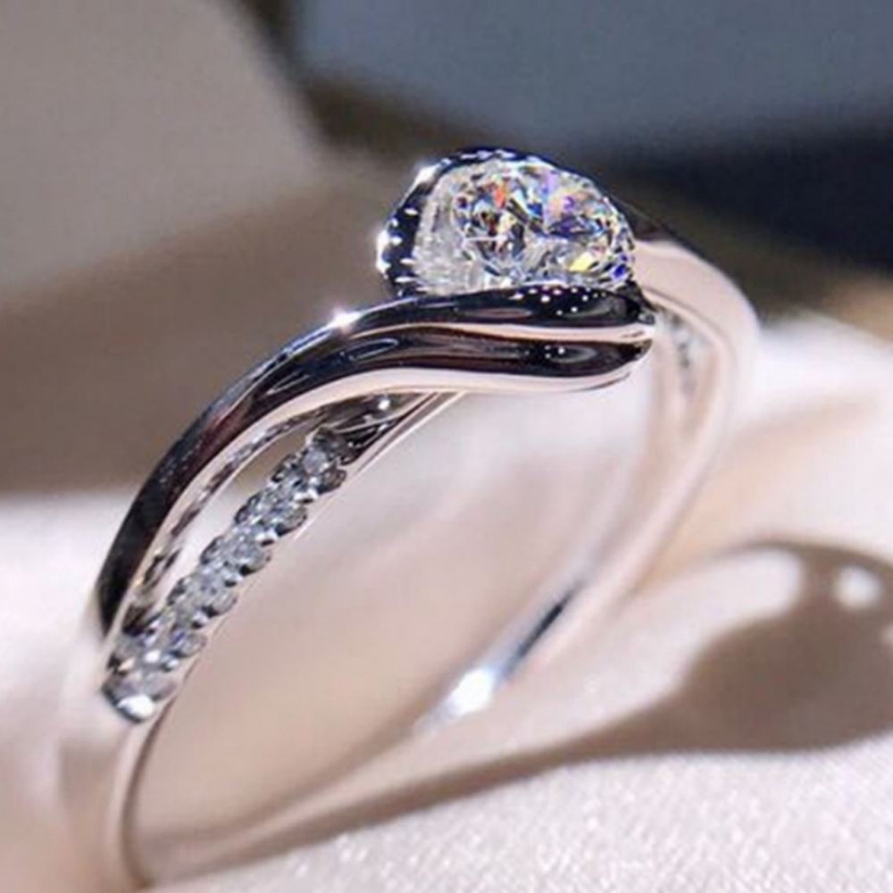 NEW Lovely Cubic Zirconia Silver Tone Ring - Picture 3 of 6